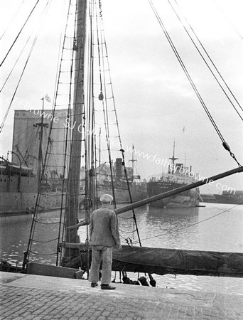 DOCKS SCENE  SHOWING RANK'S SILO